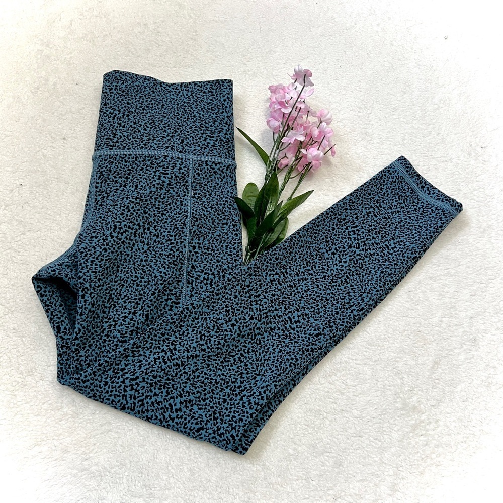 Athleta Leopard Salutation Stash II Textured Tight Legging - XXS